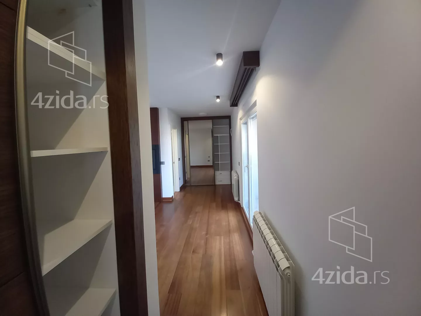 Petosoban stan | 4zida