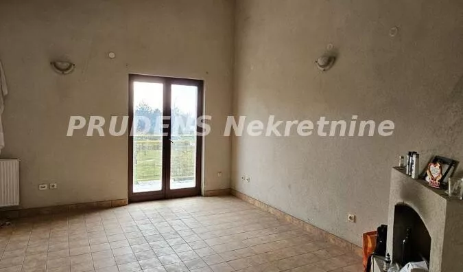 Poslovna zgrada | 4zida