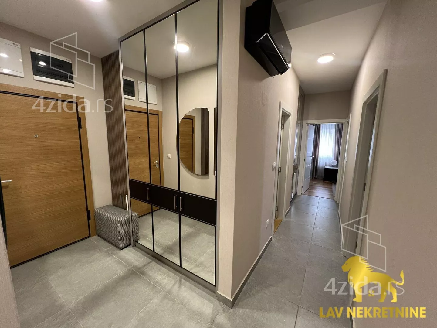 Troiposoban stan | 4zida