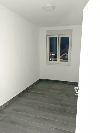 Radnička 30 | 4zida.rs