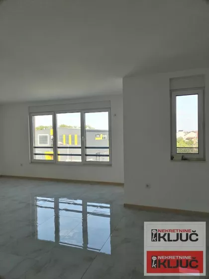 Lipov Gaj | 4zida.rs