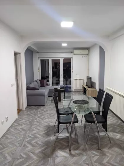 Crveni Krst Vračar | 4zida.rs