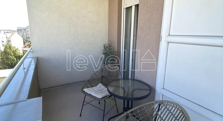 Šestosoban stan | 4zida