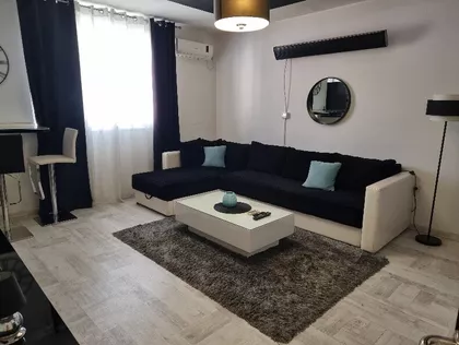 Obrenovićeva | 4zida.rs