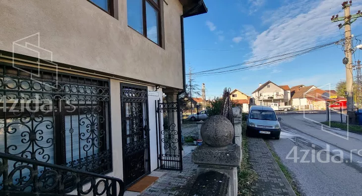Poslovni prostor | 4zida