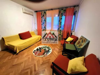 Crveni Pevac | 4zida.rs