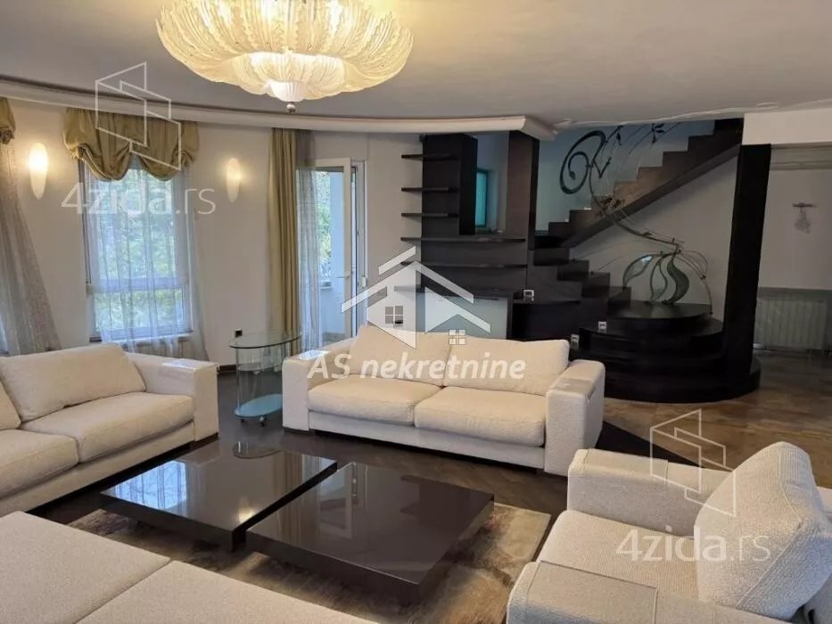 Četvoroiposoban stan | 4zida