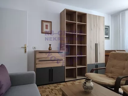 Radnička 17 | 4zida.rs