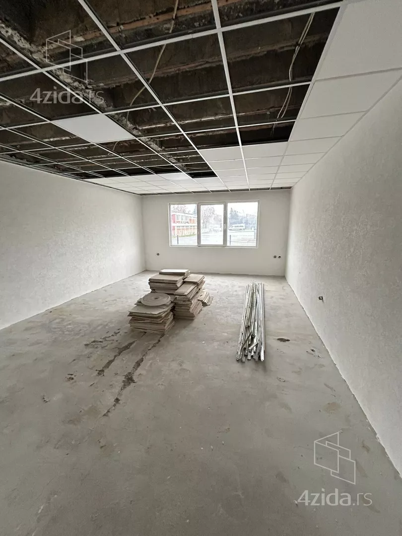 Poslovna zgrada | 4zida