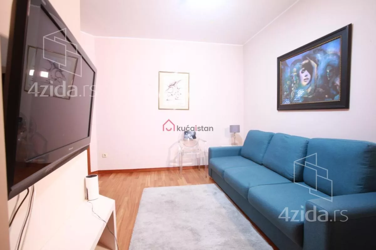 Petosoban stan | 4zida