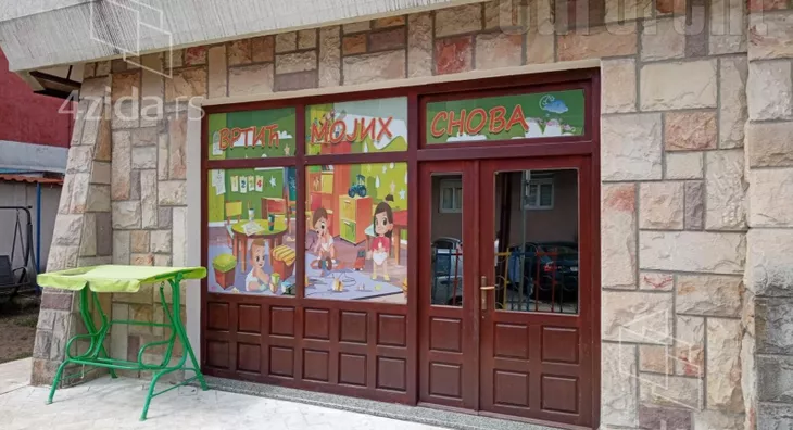 Lokal | 4zida