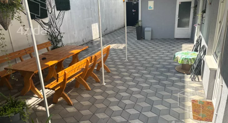 Poslovna zgrada | 4zida