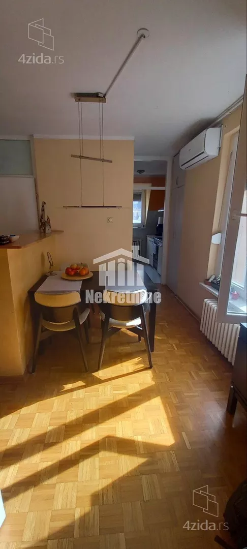 Četvoroiposoban stan | 4zida