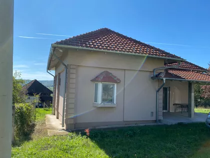 Zaselak Malo Žabare Bb | 4zida.rs