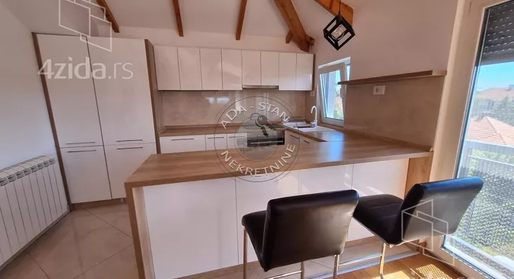 Četvoroiposoban stan | 4zida