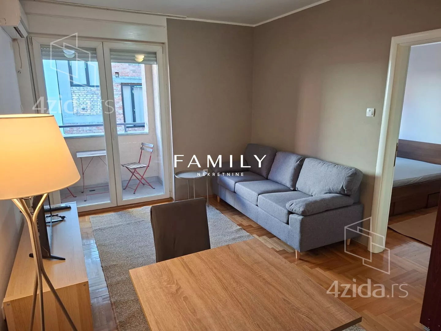 Jednoiposoban stan | 4zida