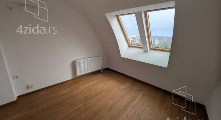 Šestosoban stan | 4zida