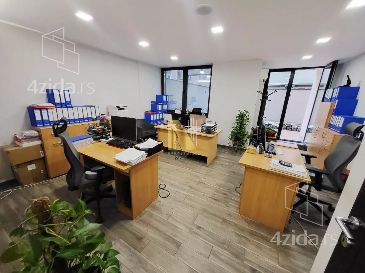 Poslovni prostor | 4zida