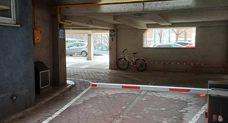 Parking | 4zida