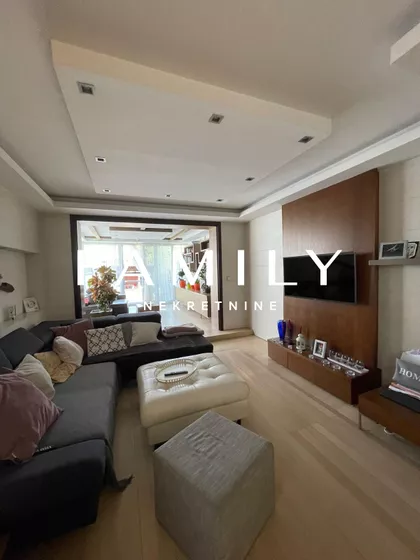 Lipov Gaj | 4zida.rs