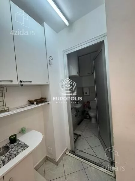 Lokal | 4zida