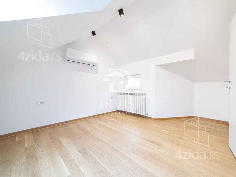 Četvoroiposoban stan | 4zida