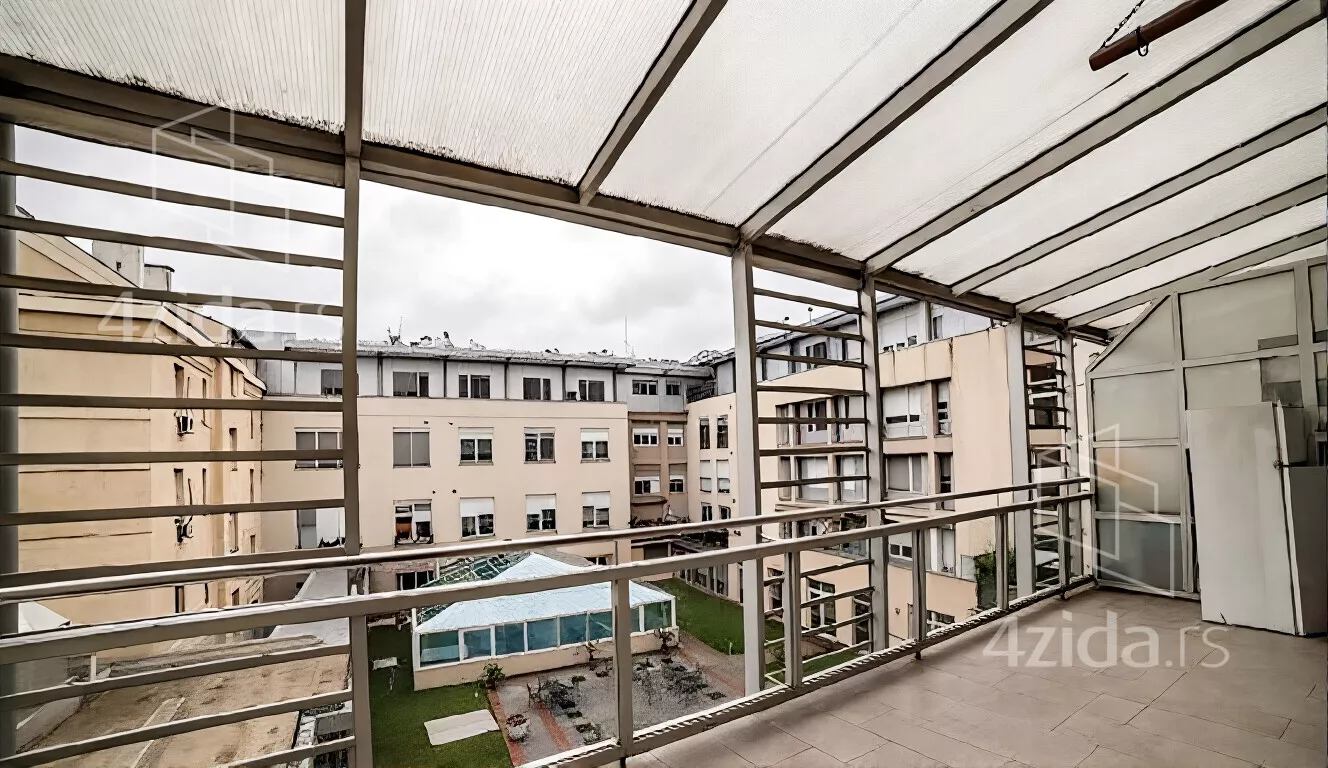 Troiposoban stan | 4zida