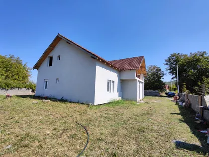 Crvene Livade | 4zida.rs