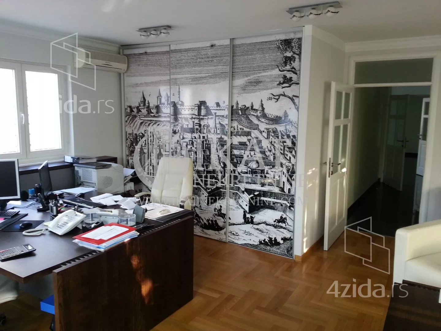 Poslovna zgrada | 4zida