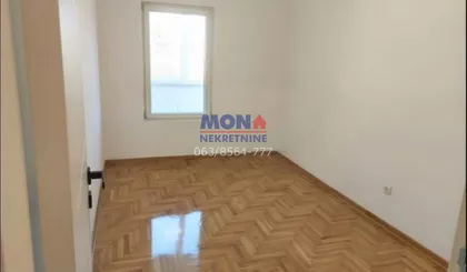 Sedamnaestog Oktobra | 4zida.rs