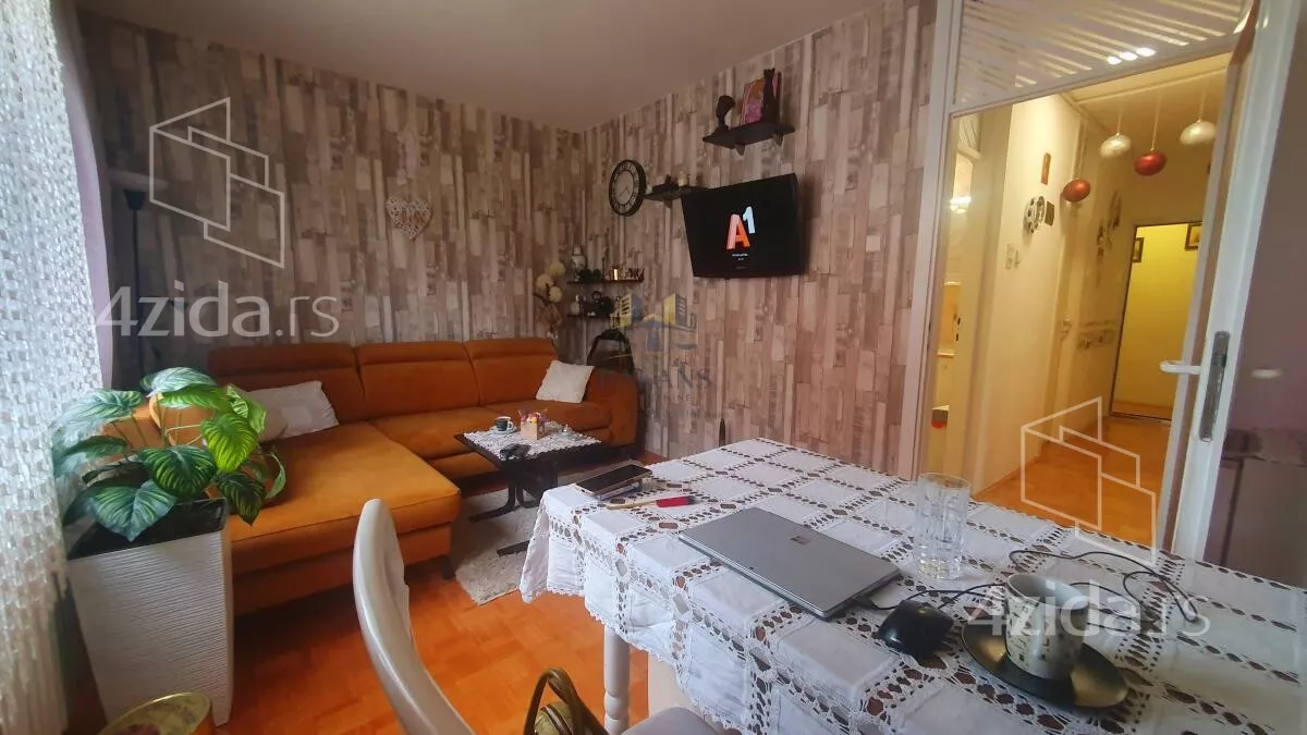 Petosoban stan | 4zida