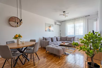 Miletićeva 7 | 4zida.rs