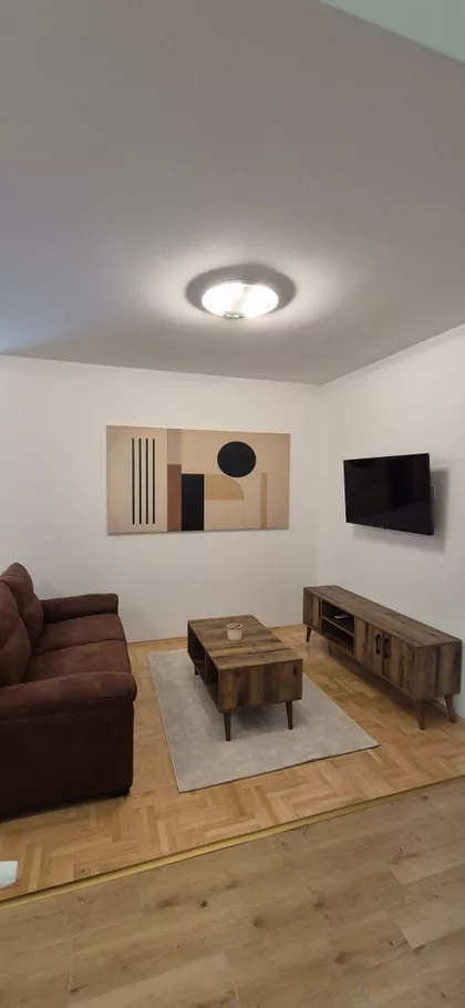 Prvomajska | 4zida.rs