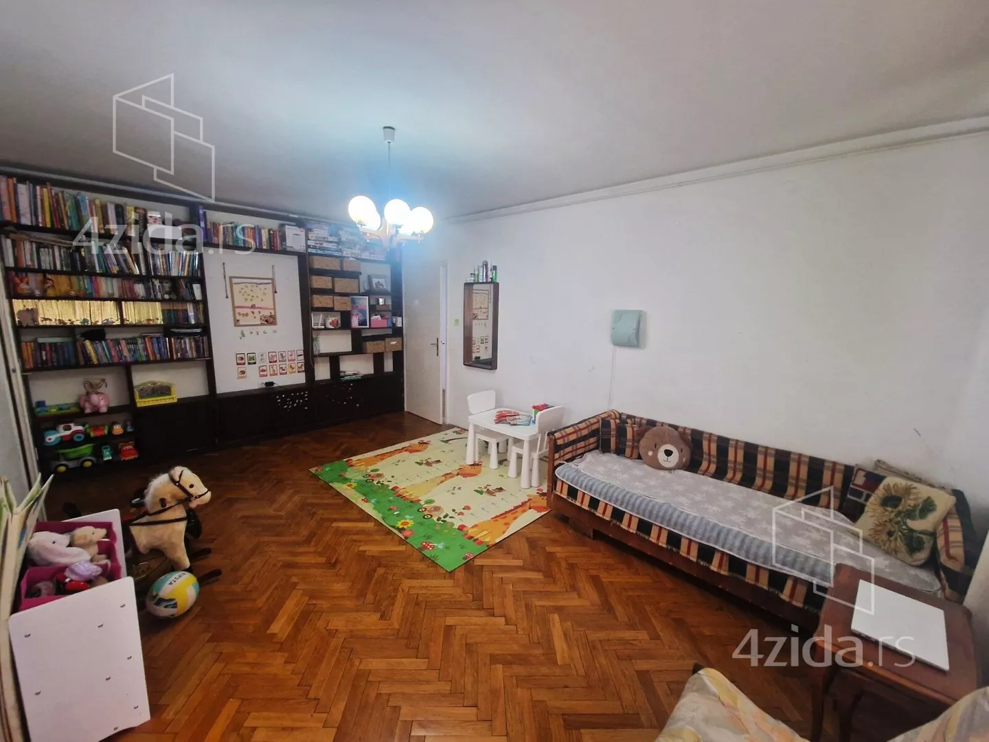 Troiposoban stan | 4zida