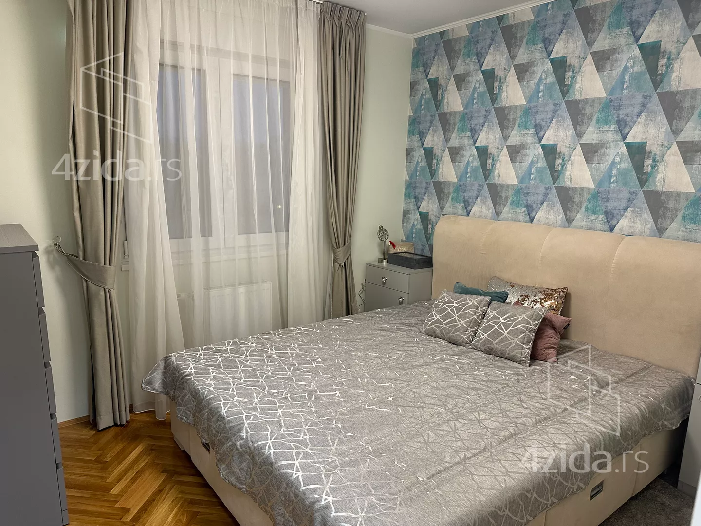 Troiposoban stan | 4zida