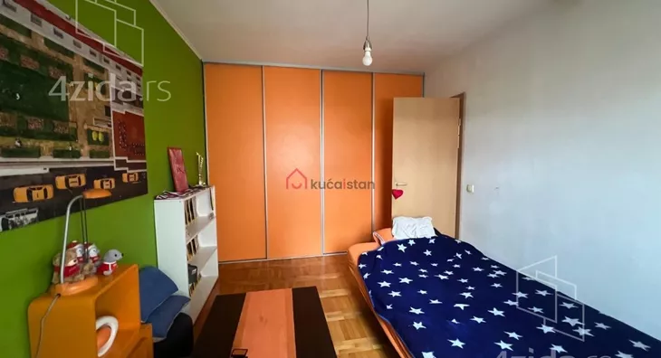 Petosoban stan | 4zida