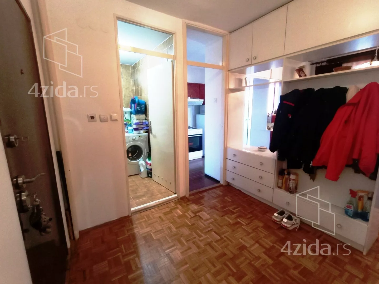 Troiposoban stan | 4zida