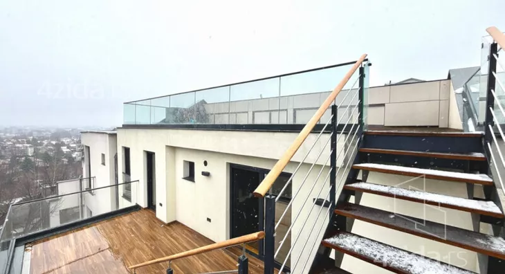 Poslovna zgrada | 4zida