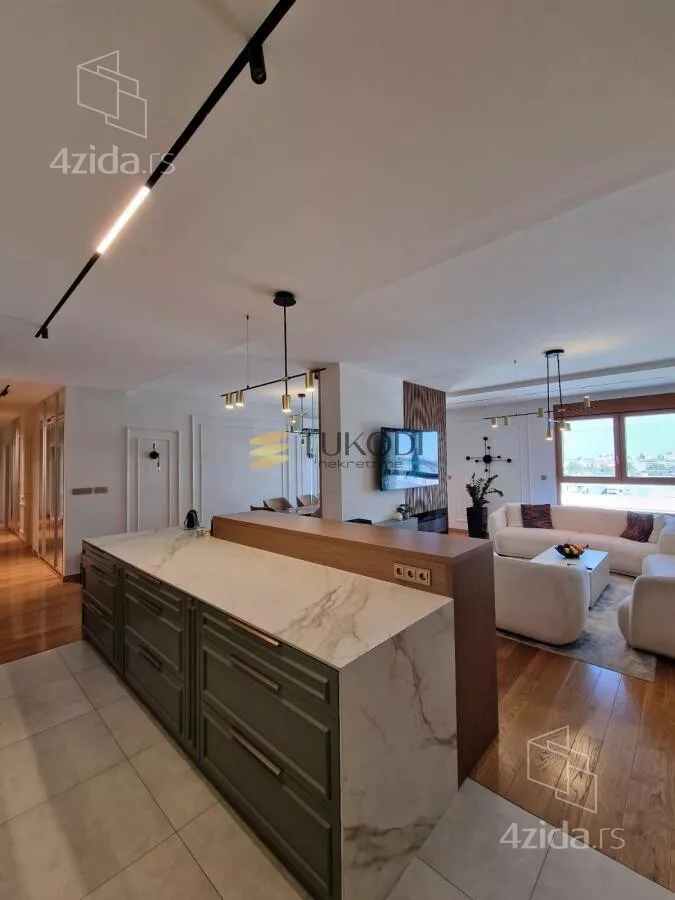 Petosoban stan | 4zida