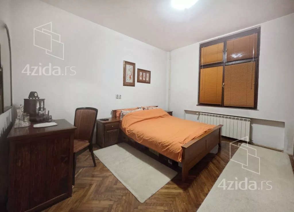 Devetosoban stan | 4zida