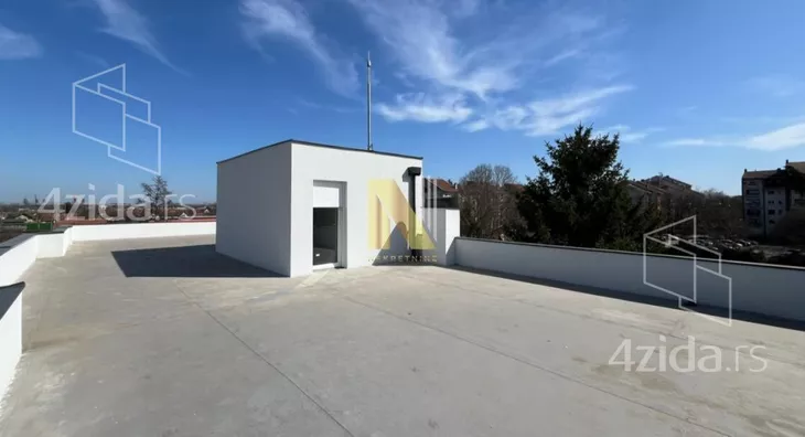 Četvoroiposoban stan | 4zida