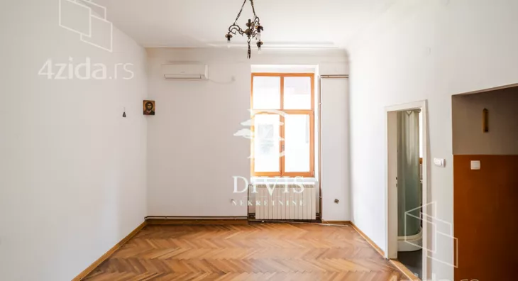 Četvoroiposoban stan | 4zida