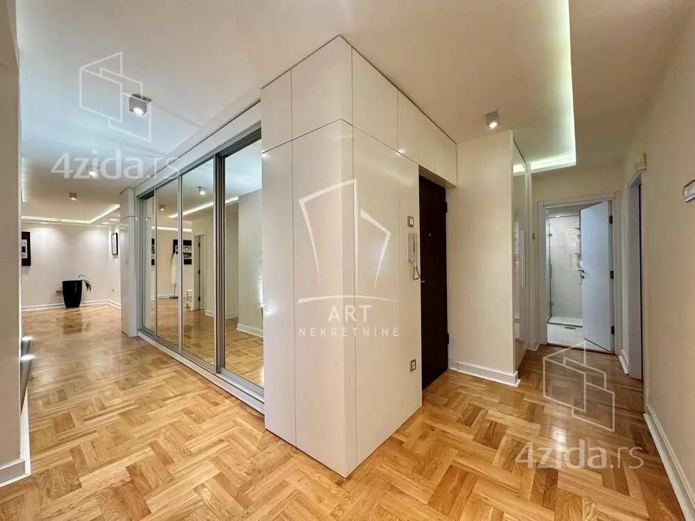 Petosoban stan | 4zida