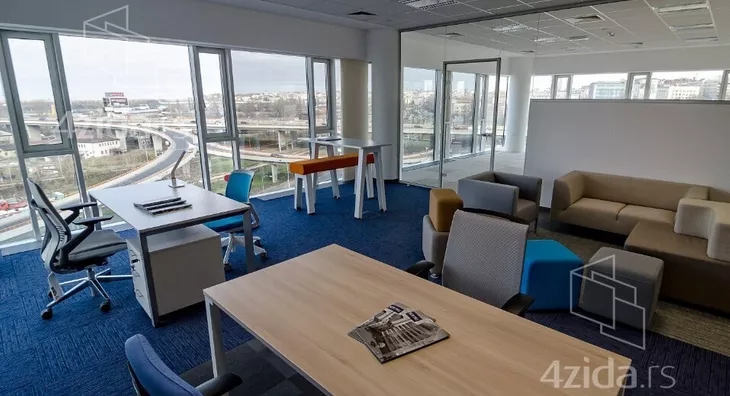 Poslovna zgrada | 4zida