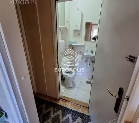 Četvoroiposoban stan | 4zida