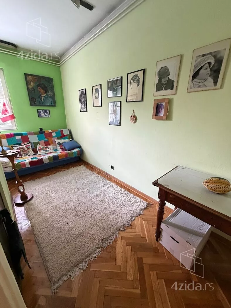 Četvoroiposoban stan | 4zida