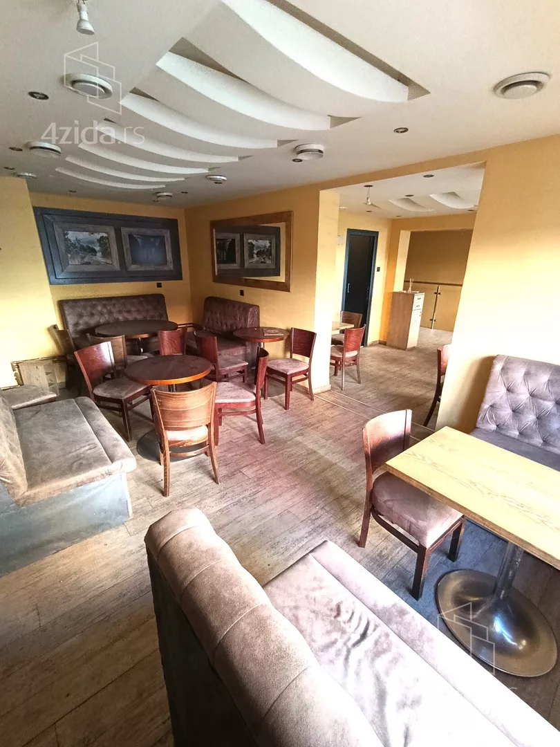 Poslovni prostor | 4zida