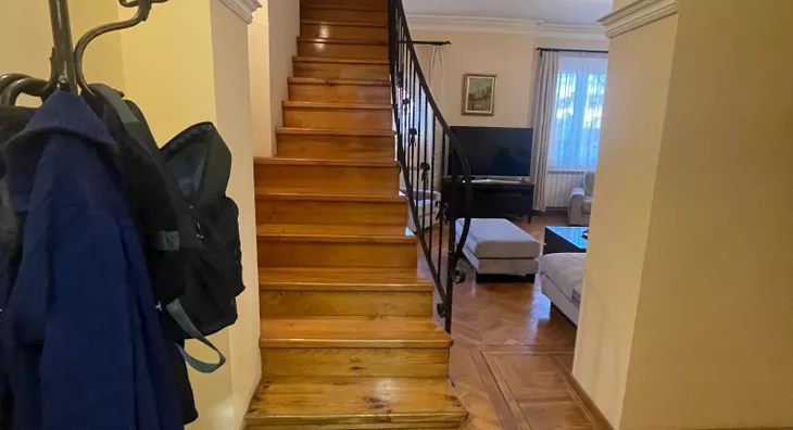 Petosoban stan | 4zida