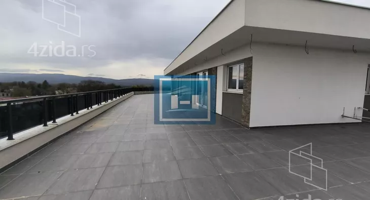 Petosoban stan | 4zida