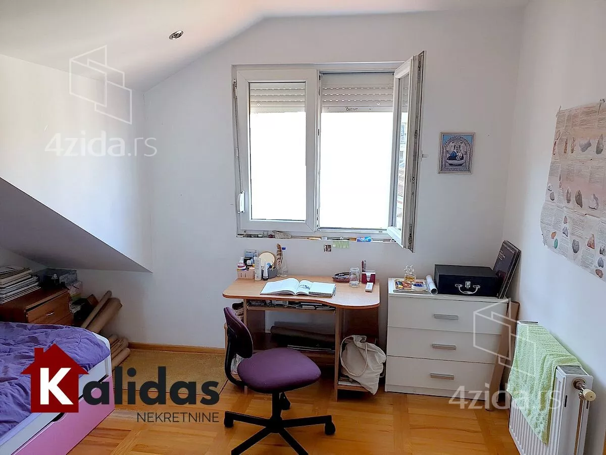 Petosoban stan | 4zida